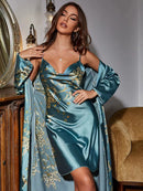 Conjunto Noite Imperial – Seda Luxuosa com Robe Floral