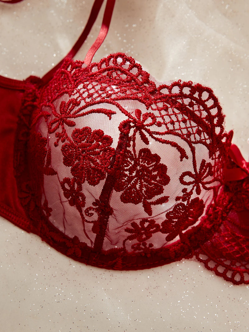 Conjunto Lingerie Divine – Renda Bordada & Detalhes Sedutores