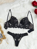 Conjunto de Lingerie Noir Elegance – Renda Bordada & Transparência Sofisticada