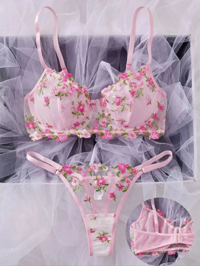 Conjunto Lingerie Rosé Divine – Romance e Sofisticação em Bordado Floral