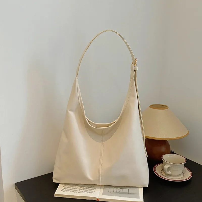 Bolsa Lumière Classique – Elegância Minimalista