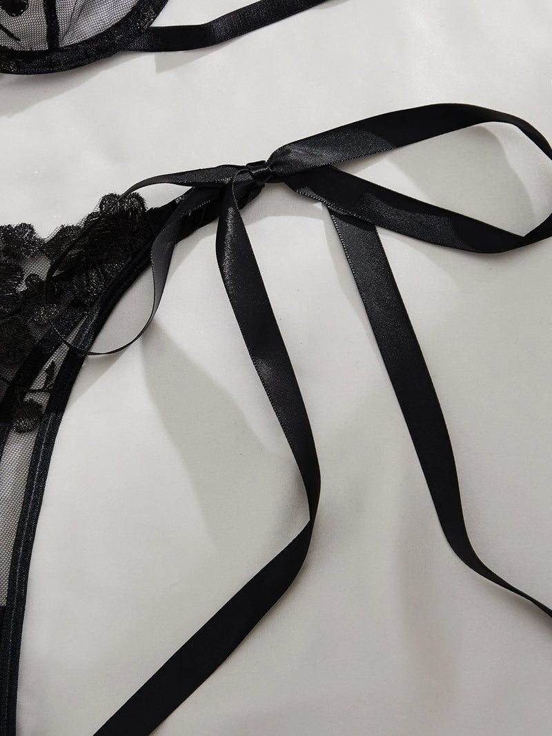 Conjunto Lingerie Lencería – Renda Floral Luxuosa com Tiras de Cetim