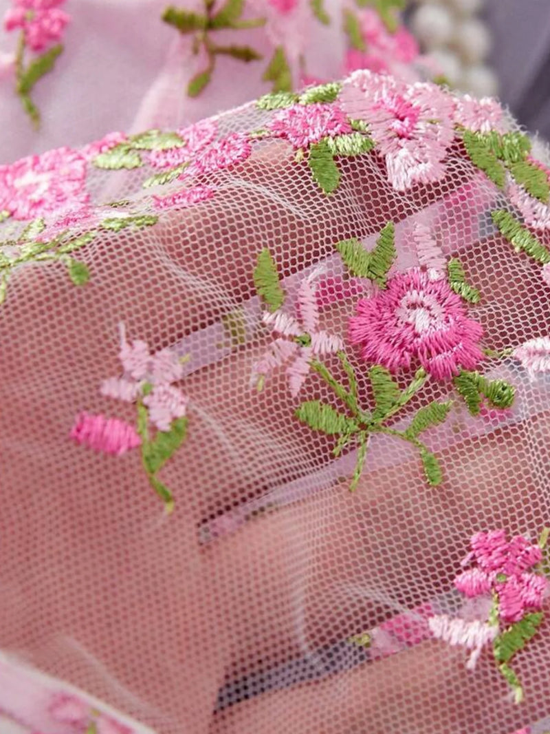 Conjunto Lingerie Rosé Divine – Romance e Sofisticação em Bordado Floral