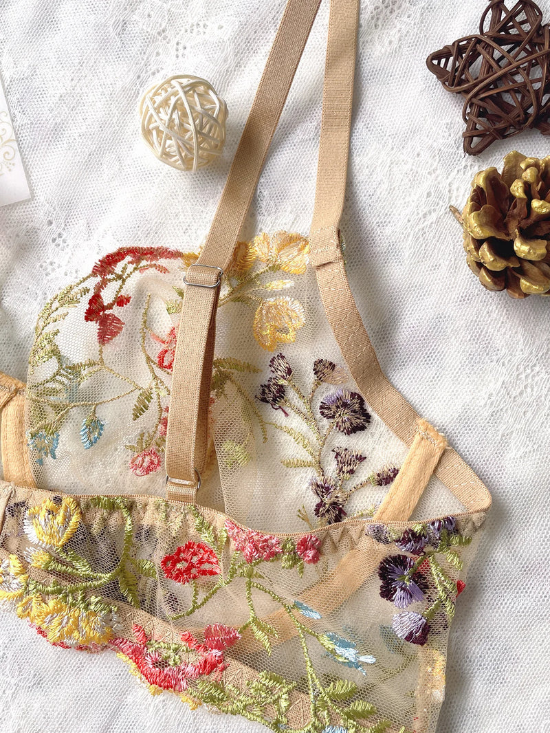 Conjunto Lingerie Garden Luxe – Bordado Floral Exuberante