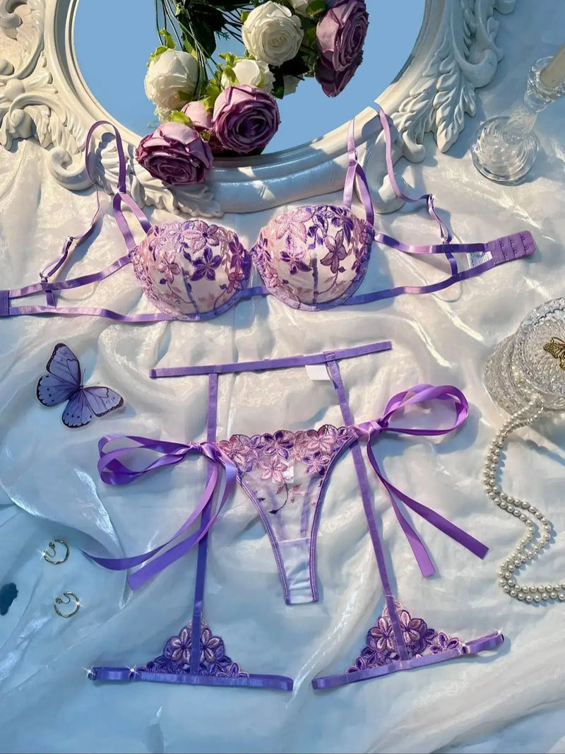 Conjunto Lingerie Lavande Élégance – Bordado Floral Premium