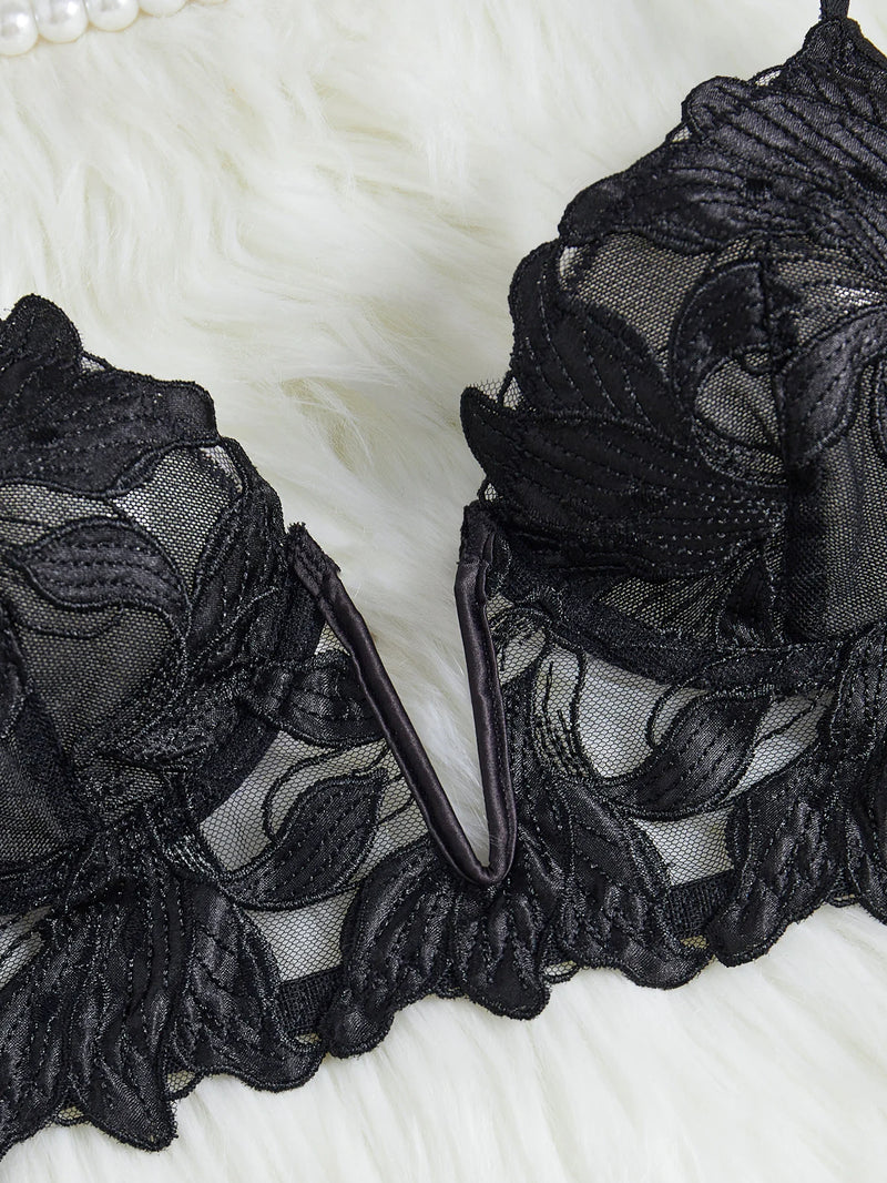 Conjunto de Lingerie Noir Elegance – Renda Bordada & Transparência Sofisticada